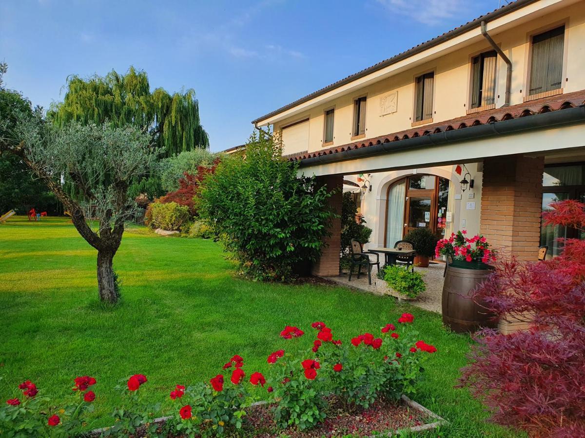 Agriturismo Il Cascinale เตรวิโซ ภายนอก รูปภาพ