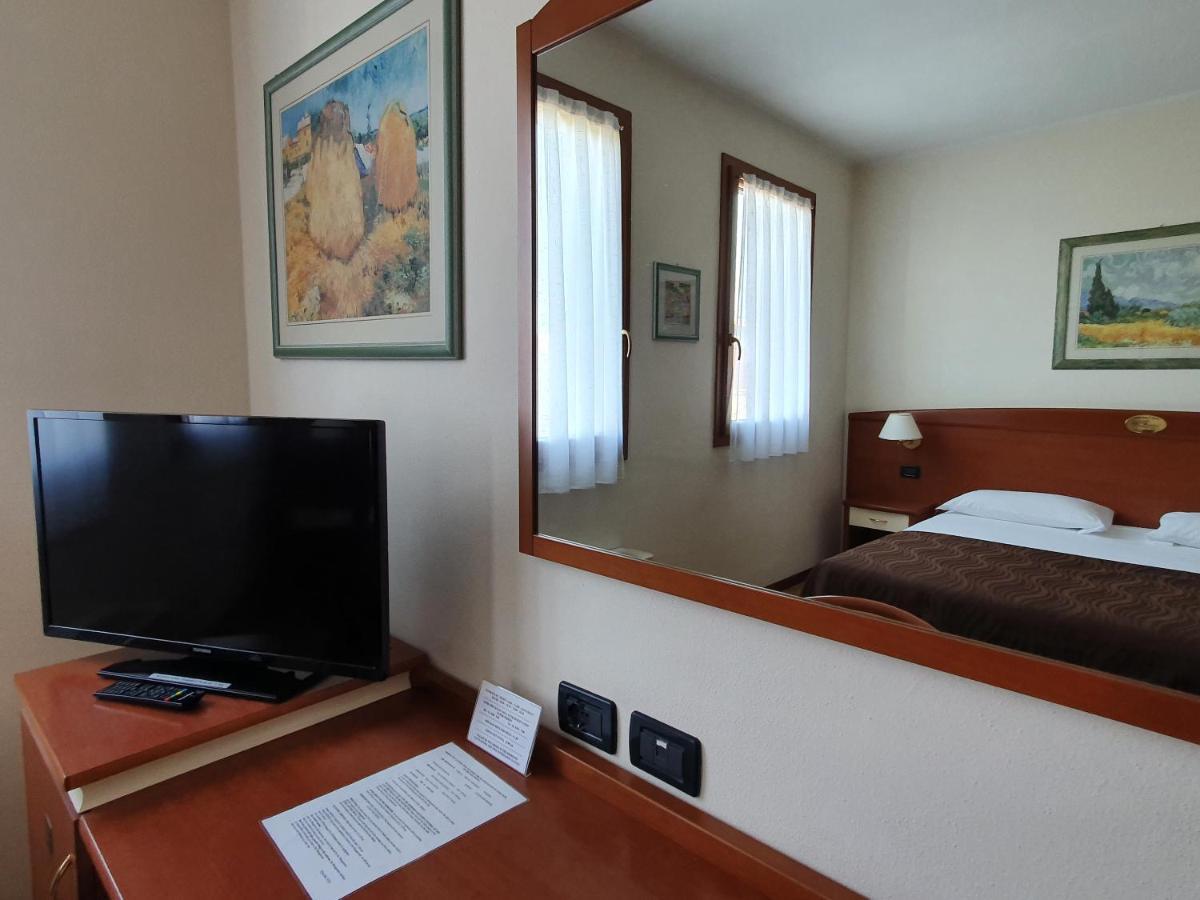 Agriturismo Il Cascinale เตรวิโซ ภายนอก รูปภาพ